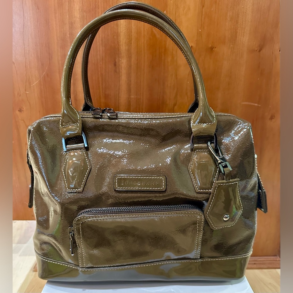 NWOT Longchamp Légende patent leather handbag - olive green